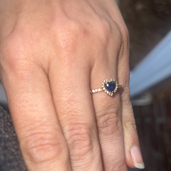 Pandora Sparkling Blue Elevated Heart Ring - Picture 6 of 6